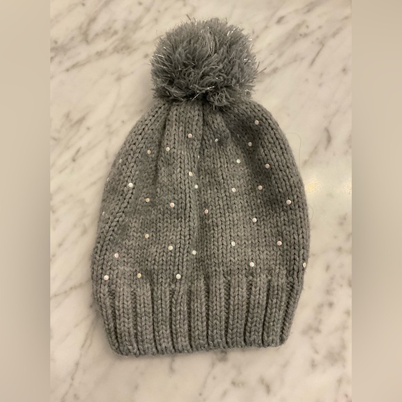 Cute winter hat - Picture 1 of 3